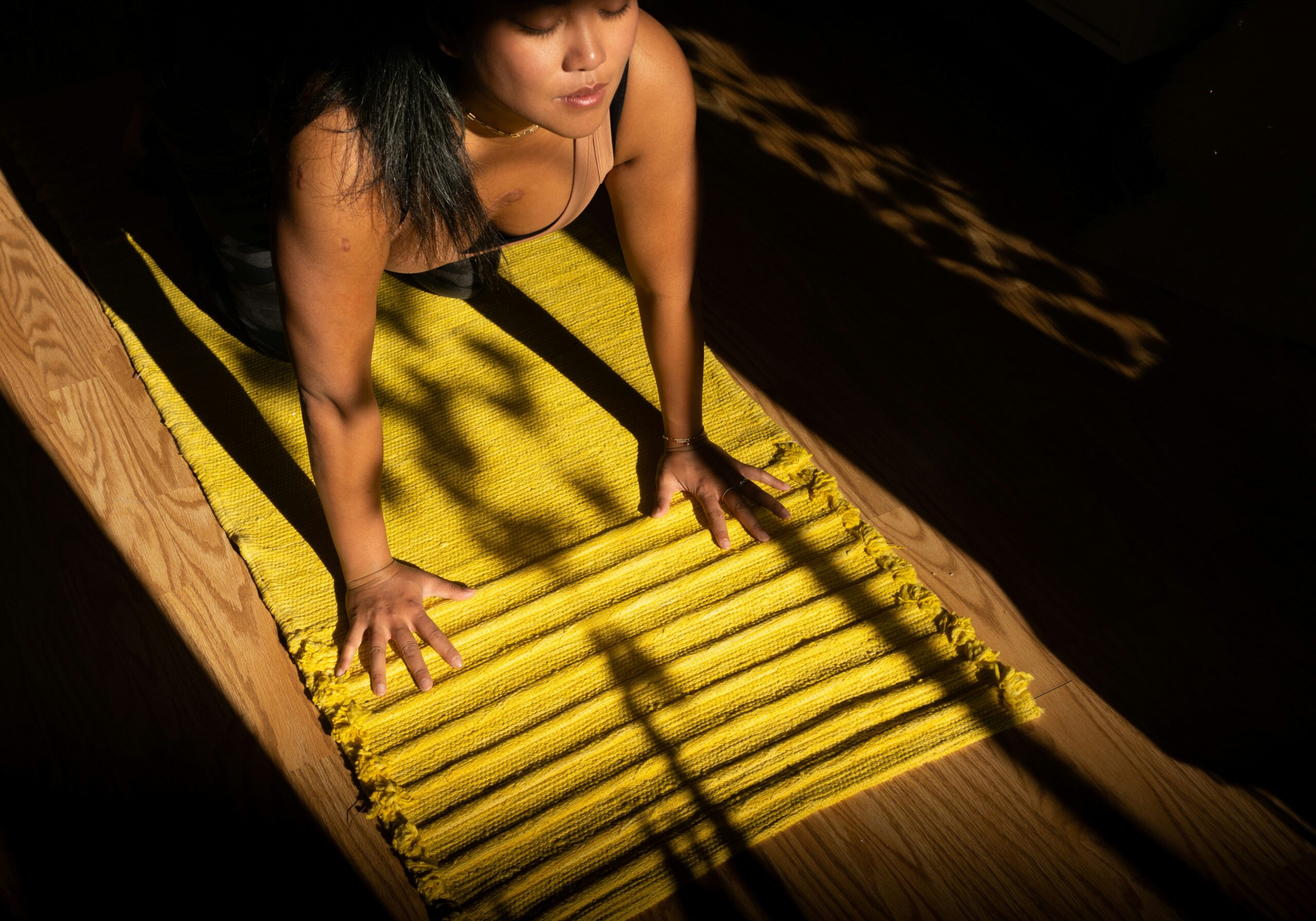 Comparison between mat pilates and reformer pilates equipment